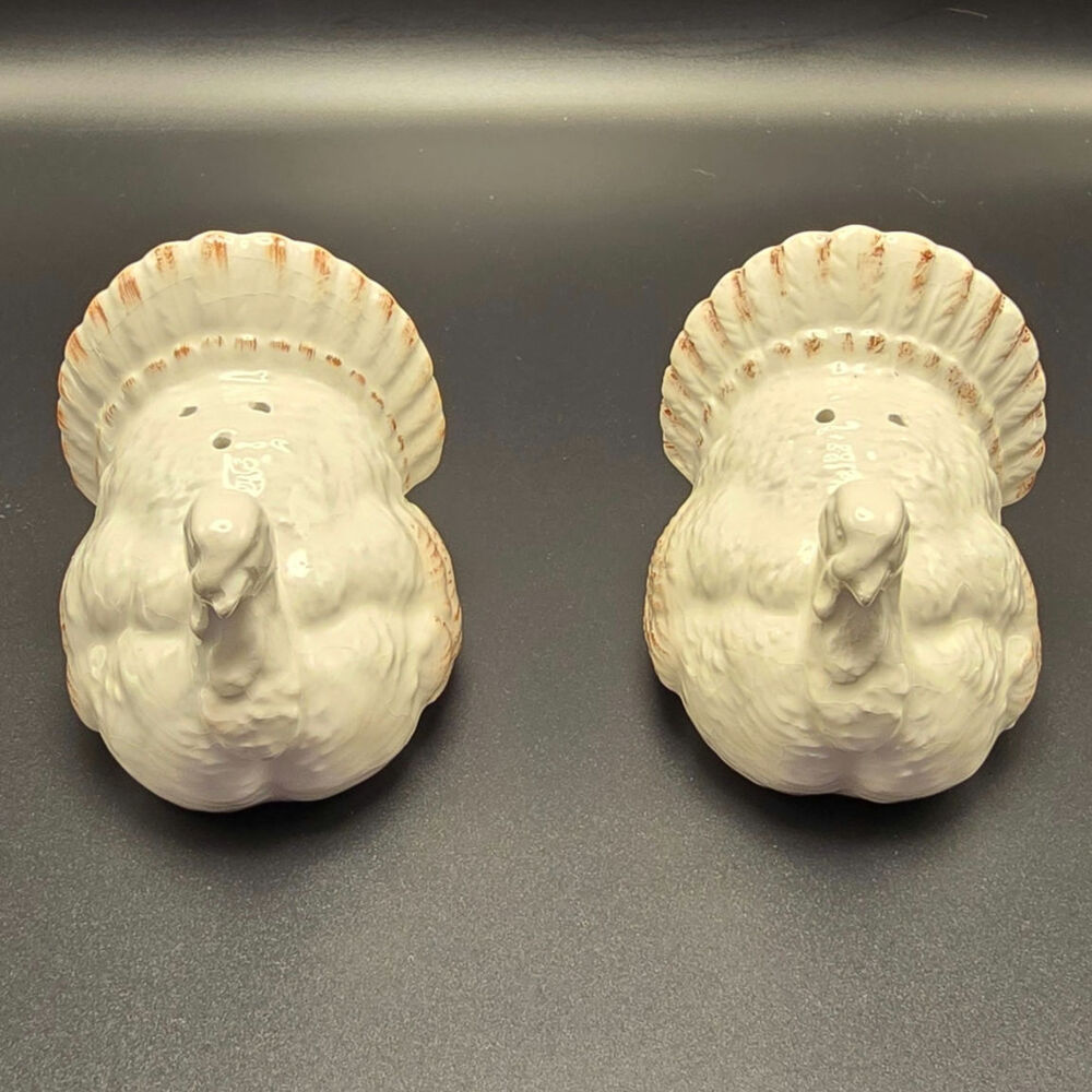 Mikasa Turkey Ceramic Salt ND Pepper Shakers